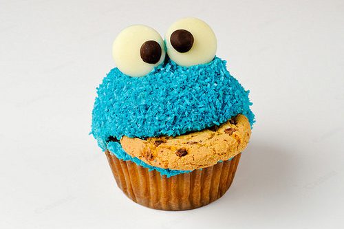 Cookie-Monster-Cupcake Marry Cherry