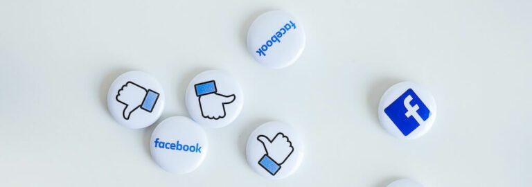 Header comment faire ligne éditoriale Facebook agence creads